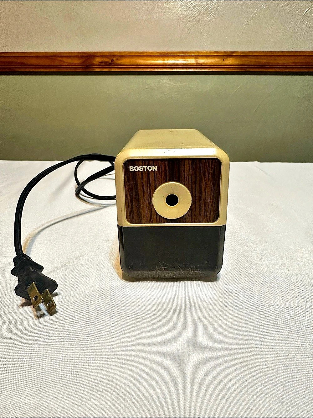 Boston Vintage electric pencil sharpener does work